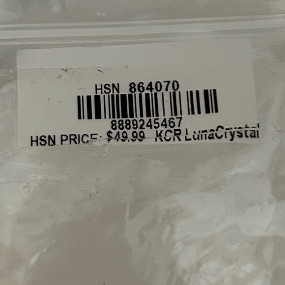 Kenneth Cole
Reaction Luna Crystal Cat-Eye
Pink Sunglasses NWT - Picture 8 of 8